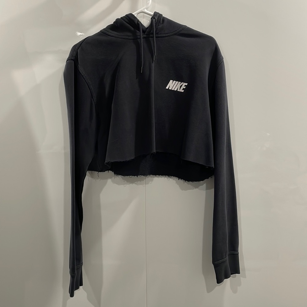Cropped Nike Hoodie